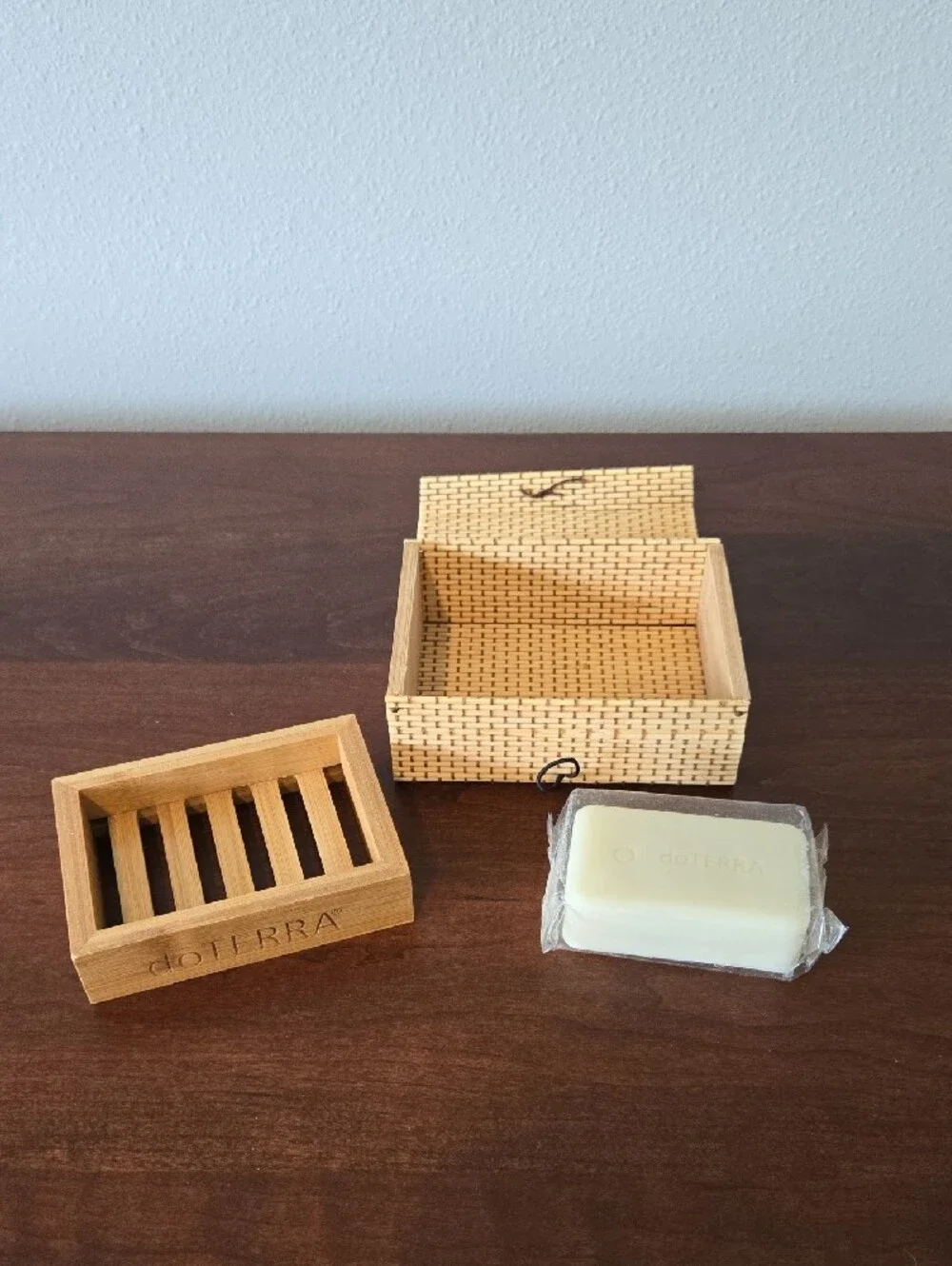 Doterra Light Natural Bamboo Weave Storage Box With Bamboo Soap Tray & Bar Soap